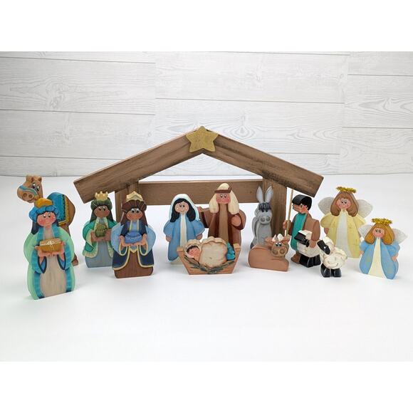Cute Hand Painted Handmade Wooden 14pc Nativity Set Manger Christmas